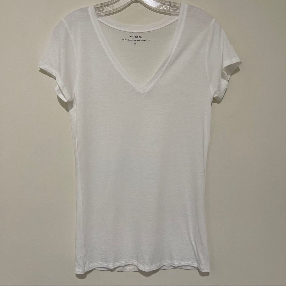 Vince Women's Classic White V-Neck Tee